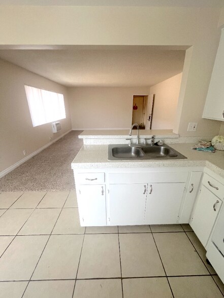 Building Photo - 538 Silverwood Ave