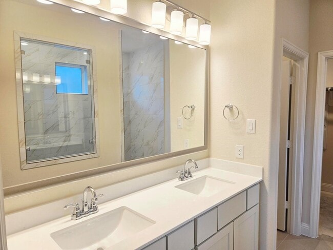 Building Photo - 4014 Colony Ln