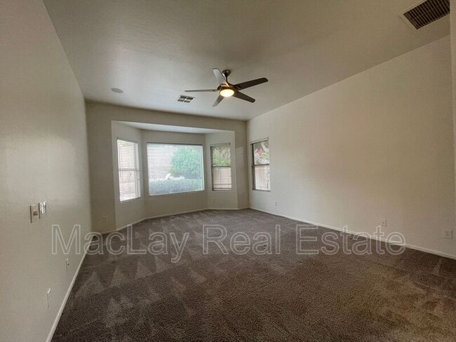 Building Photo - 3820 S Barberry Pl