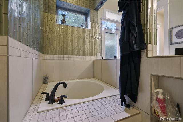 Building Photo - 514 E Bijou St