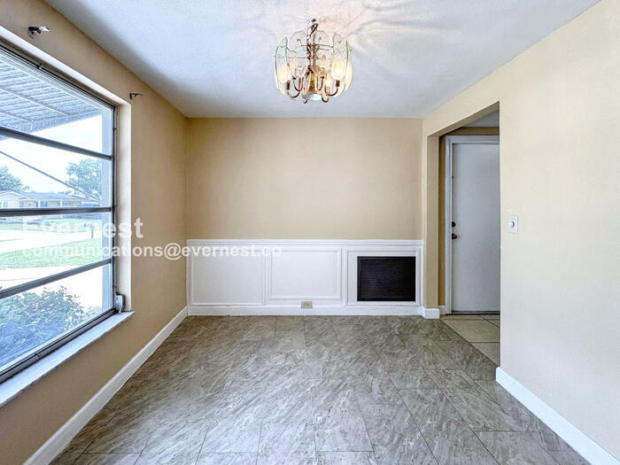 Building Photo - 3313 Ottway Dr