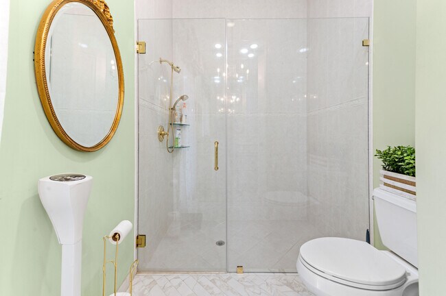 Building Photo - 17665 Middlebrook Way