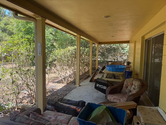 Building Photo - Beautiful 3 Bedroom 2 Bathroom House!!!