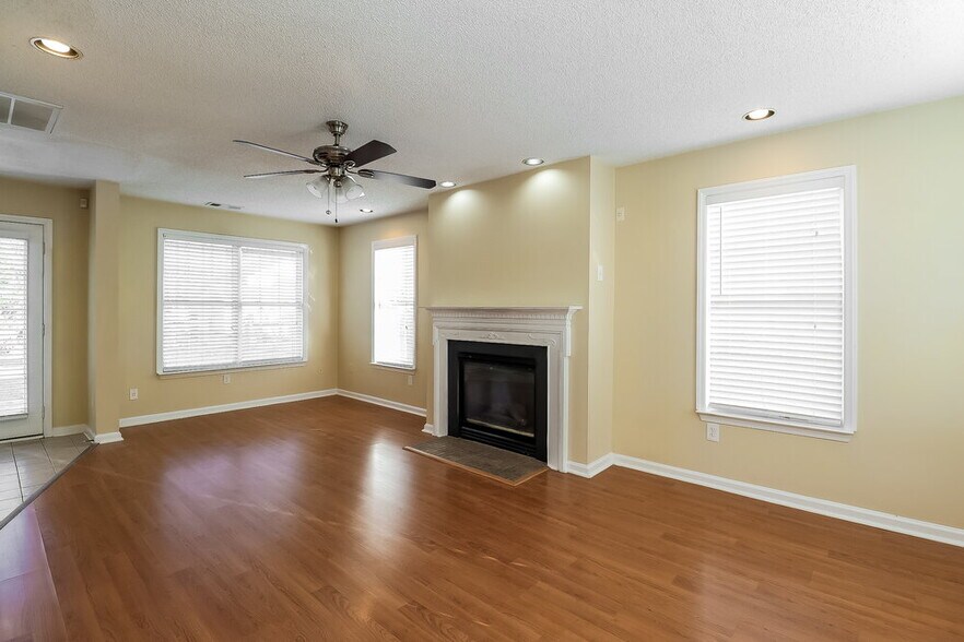 Building Photo - 12539 Autumn Blaze Dr