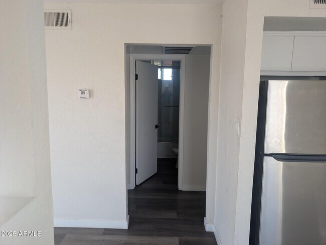 Building Photo - 7160 N 53rd Ave