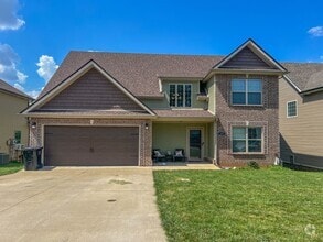 Building Photo - Must See--Beautiful Single-Family in Sango!