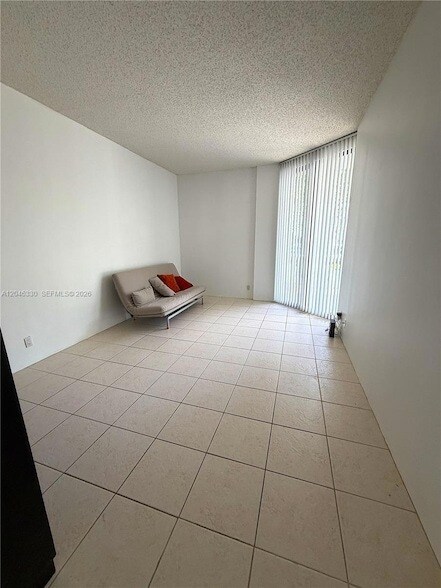 Building Photo - 3640 Yacht Club Dr
