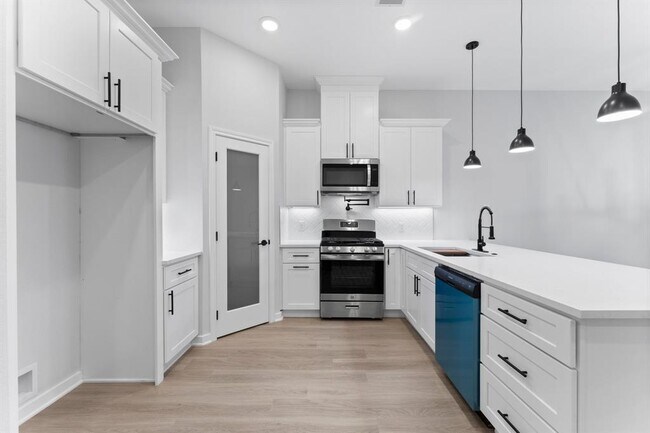 Building Photo - 14839 Spica Ct