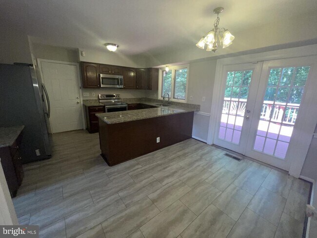 Building Photo - 6463 Honey Tree Ct