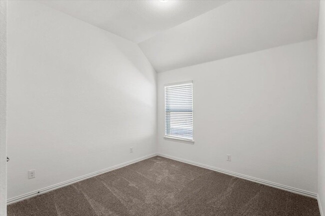 Building Photo - 1425 Cole Ests Dr