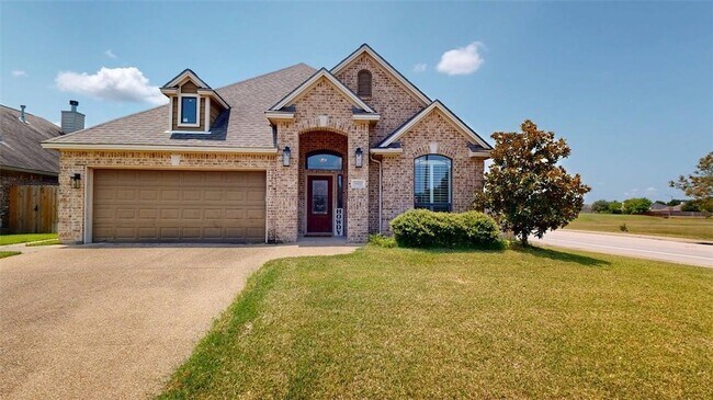 Primary Photo - 3900 Latinne Ln