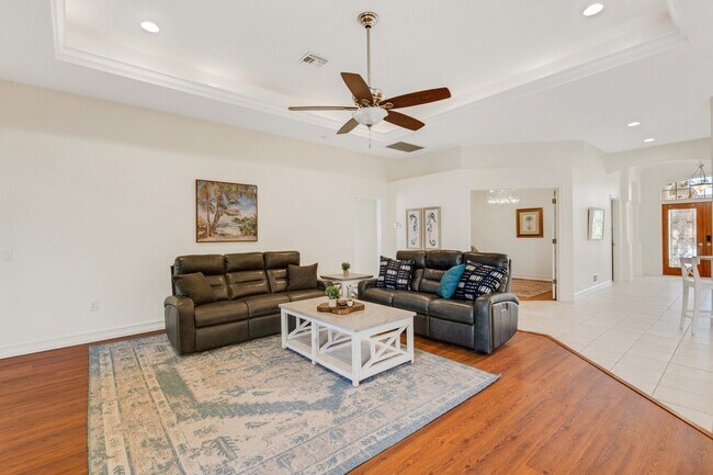 Building Photo - 4801 Edgemont Ct