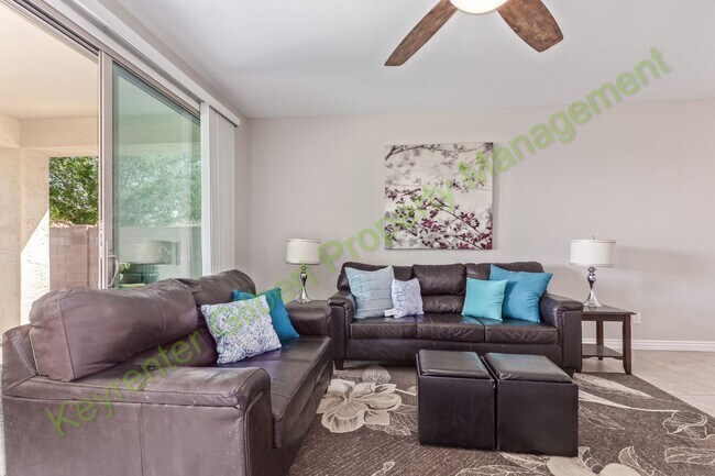 Building Photo - Beautiful Single-Story 3-Bed/3-Bath Home i...