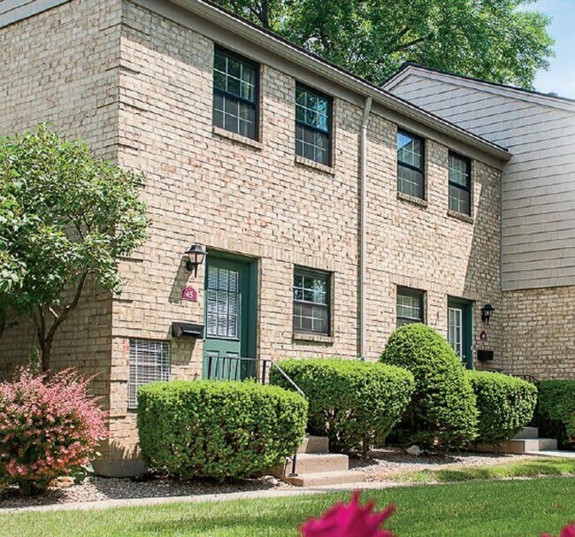Building Photo - 57 Chartwell Ct