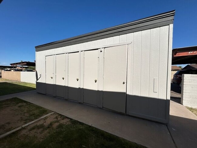 Building Photo - 859 S Ext Rd