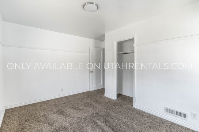 Building Photo - 1345 N 300 W