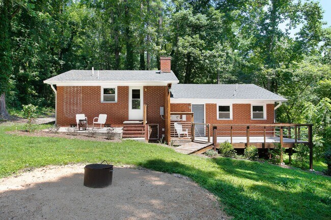 Building Photo - 433 Northside Dr
