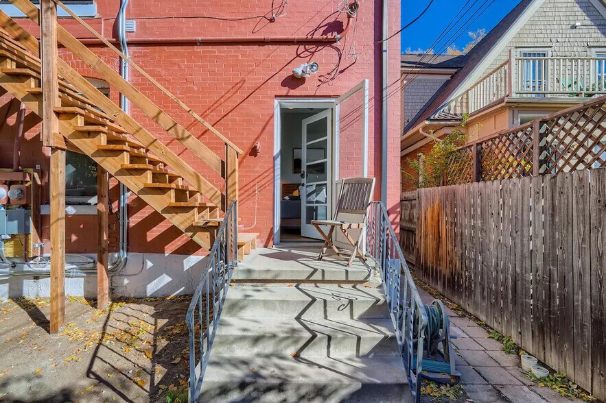 Building Photo - 601 S Pennsylvania St