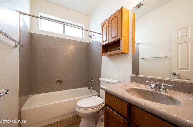 Building Photo - 27 W Camino Rancho Quito