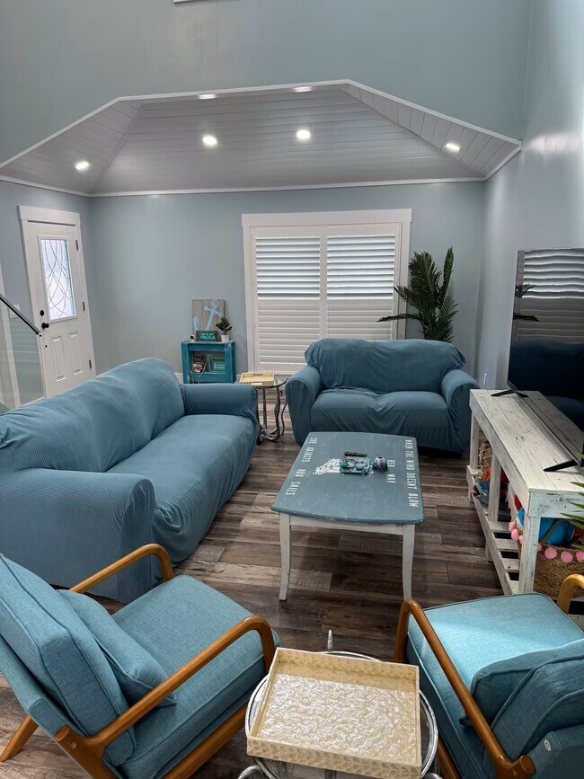 Building Photo - 3839 Sandstone Ct