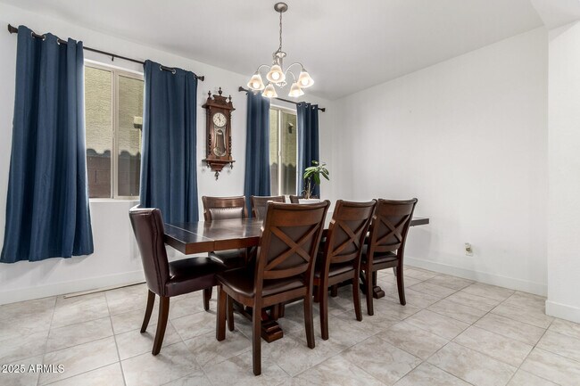 Building Photo - 5221 N 79th Dr