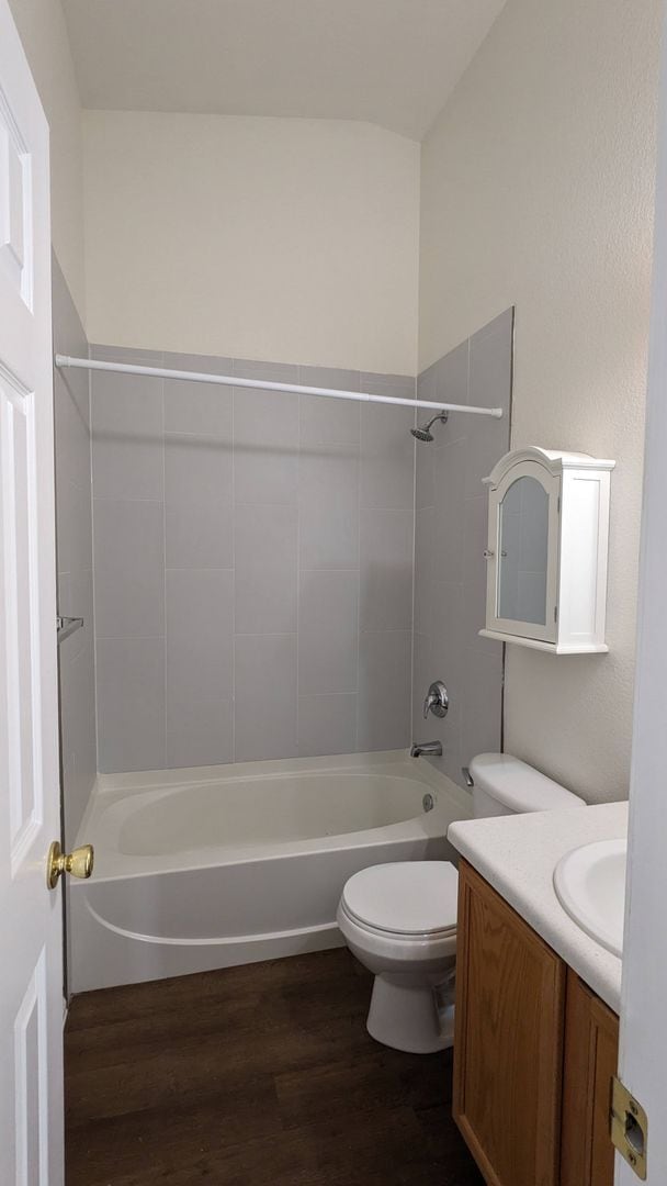 Building Photo - 3 BED/2.5 BATH TOWNHOME IN UNIVERSITY VILL...