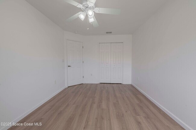 Building Photo - 3701 Titanic Cir