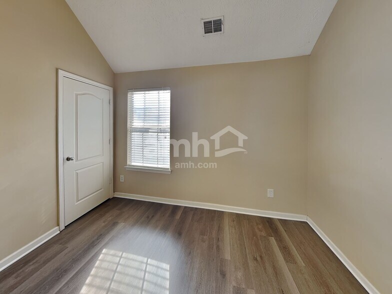 Building Photo - 3705 Sidda Way