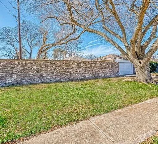 Building Photo - 3610 Vineyard Dr