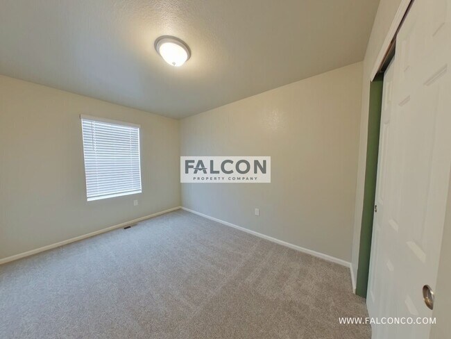Building Photo - 9279 Birr Ct