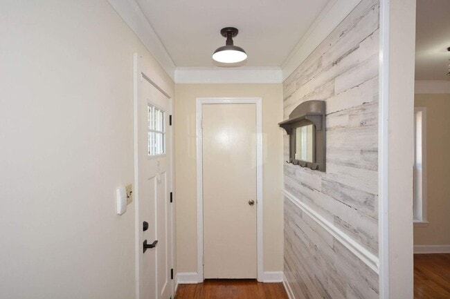 Building Photo - 4 Bed/3 Bath home w/fenced yard in Augusta - Available December 5, 2025