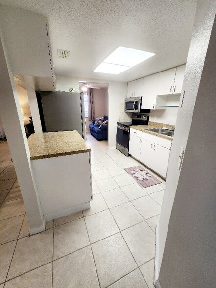 Building Photo - 4022 Beaver Ln