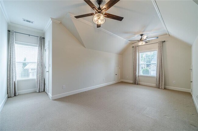Building Photo - 2557 Staunton Dr