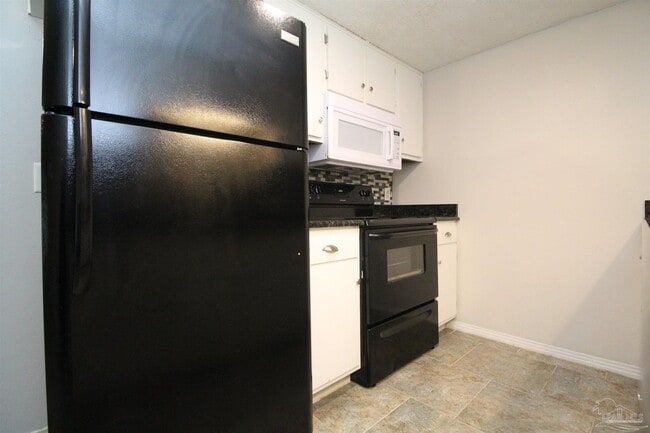 Building Photo - 416 Waycross Ave