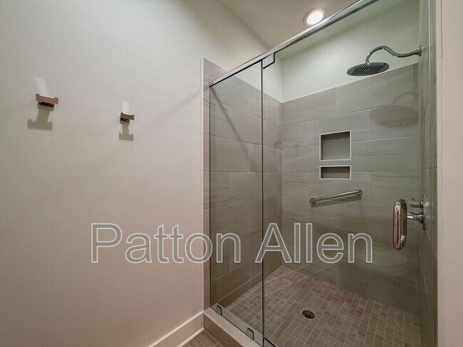 Building Photo - 9 Kenilworth