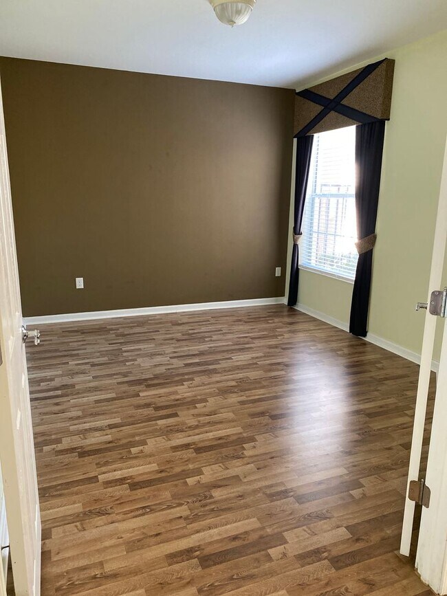 Building Photo - Welcome to the pinnacle of modern living – a dazzling 2-bedroom, 2-bathroom + Den sanctuary for r...