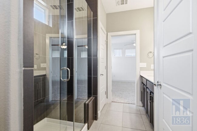 Building Photo - 5901 Rubicon Run