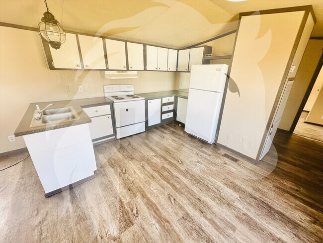 Building Photo - 3 Bedroom in great community in Woodward!