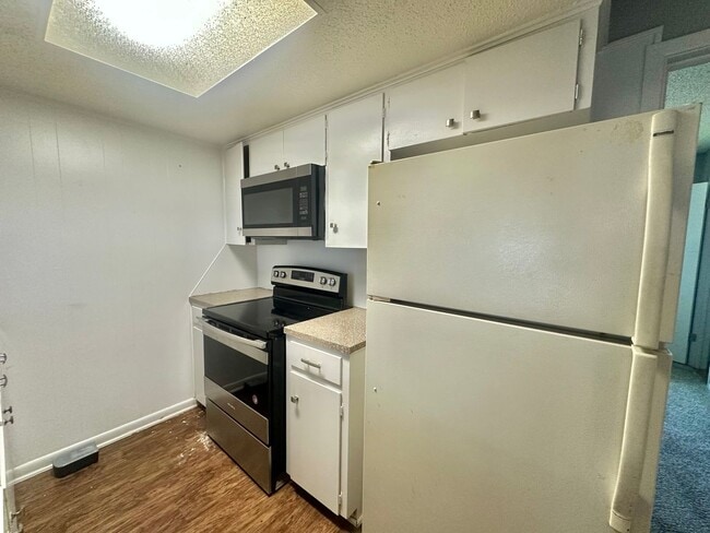 Building Photo - 1 BED 1 BATH IN AUSTIN TX!