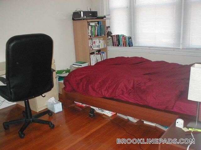 Building Photo - 208 Winthrop Rd