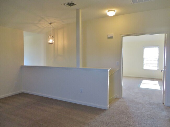 Building Photo - 3 Bedroom 2.5 Bathroom: Georgetown- Pinnacle Home