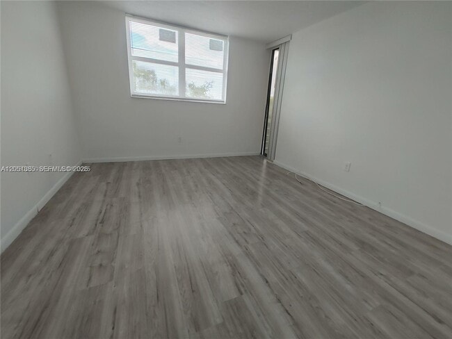Building Photo - 1820 SW 81st Ave