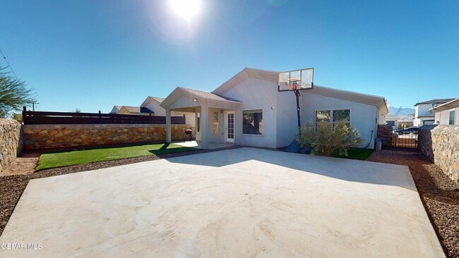 Building Photo - 12132 Mesquite Thorn Dr