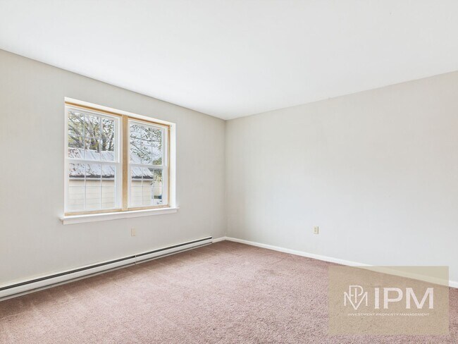 Building Photo - 45 S Main St