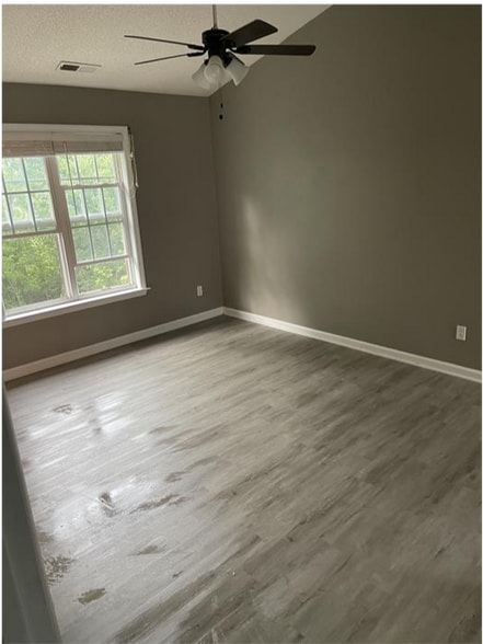 Building Photo - 2441 Bay Harbor Dr