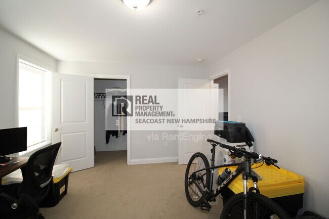 Building Photo - 20 Hanson St