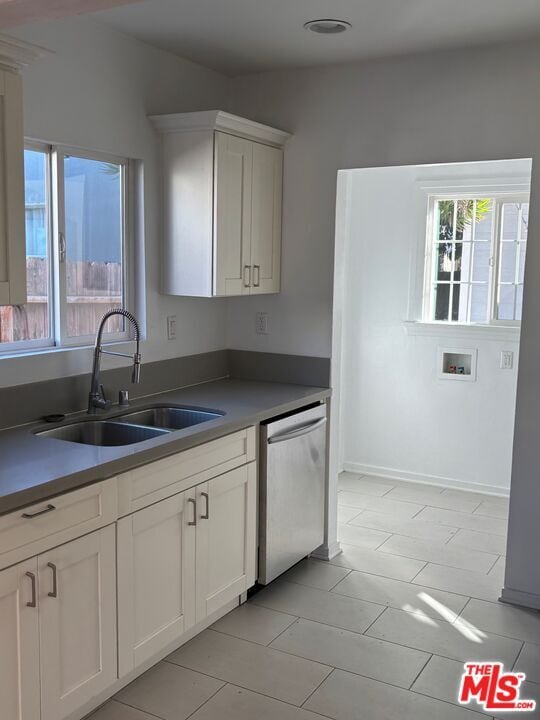 Building Photo - 2736 Cloverdale Ave