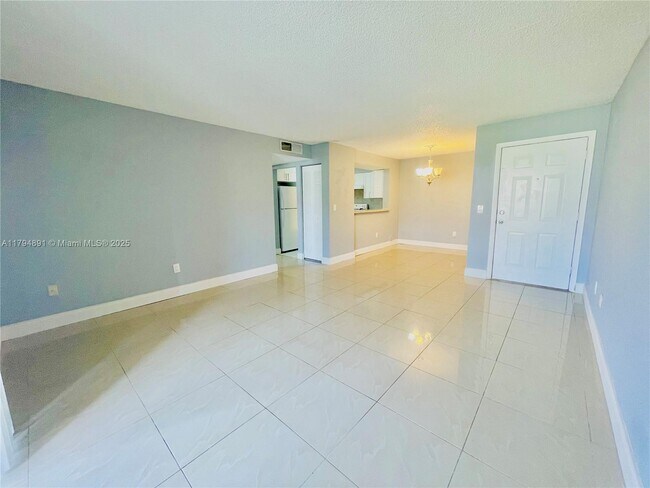 Building Photo - 1231 SW 46th Ave