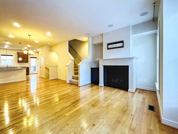 Building Photo - 4159 Rush St