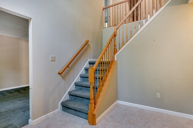 Building Photo - 80 Hillbrook Dr